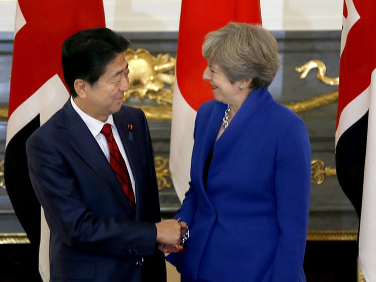 1.2082961-2258036132