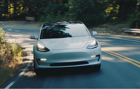 The initial batch of 30 Model 3 cars went mainly to Tesla employees on July 28, 2017.