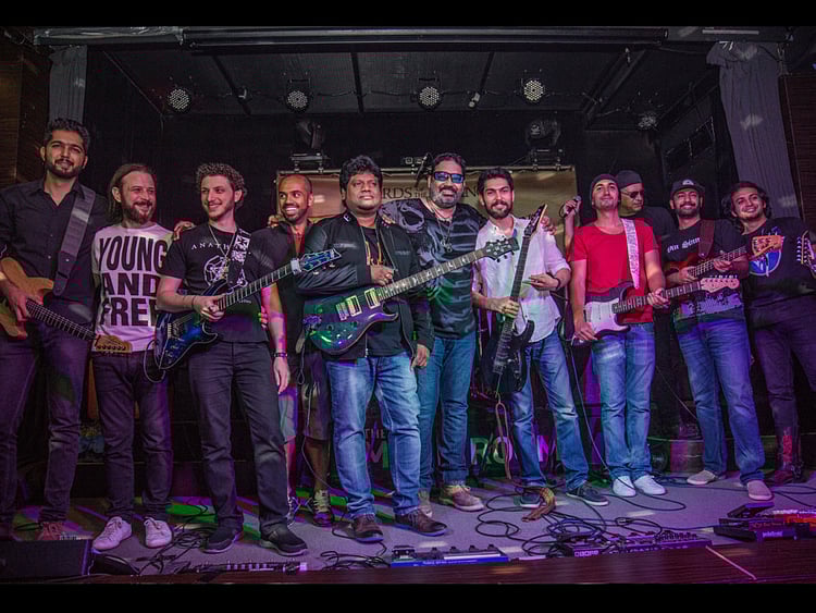 1.2093229-2597991643