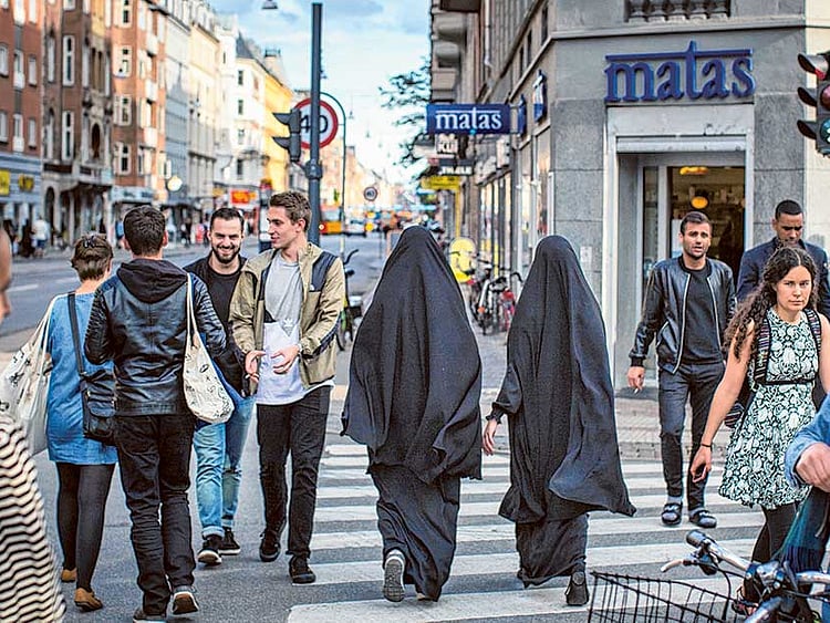 1.2093912-4030089835