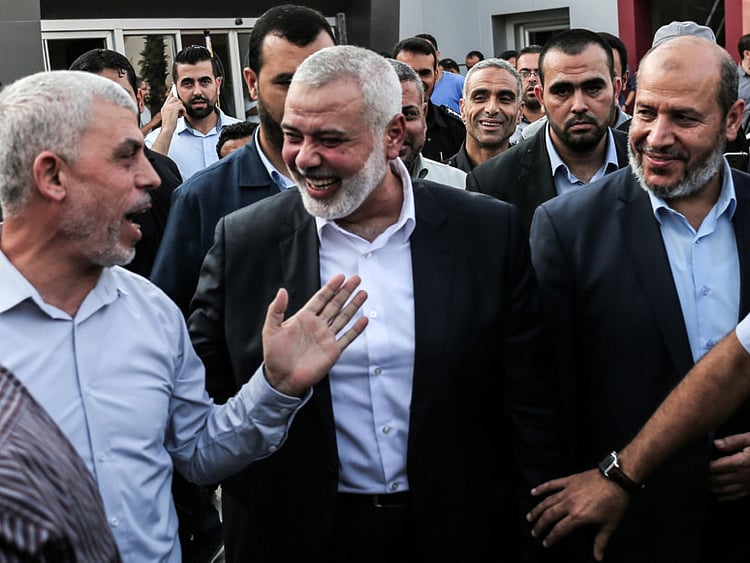 1.2097431-2618570848