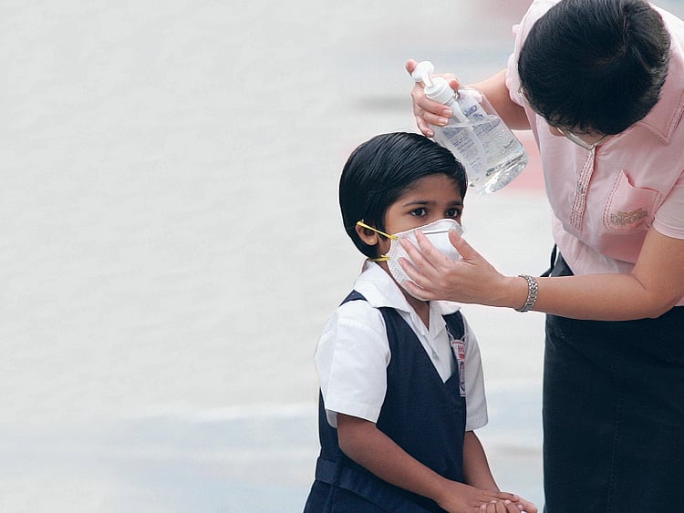 1.2157199-3719085043