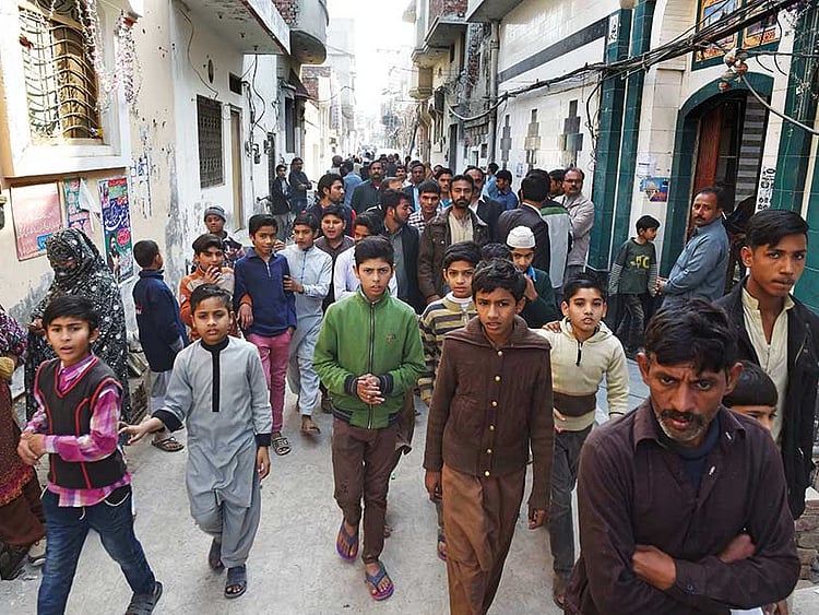 1.2158987-1095021827