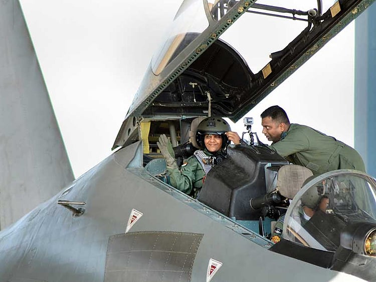 1.2158984-2082774195