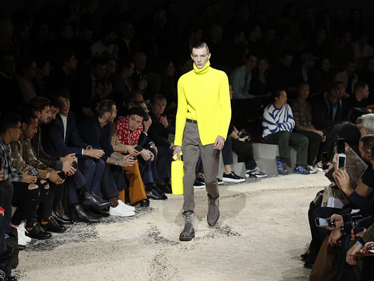 1.2161696-1497023094