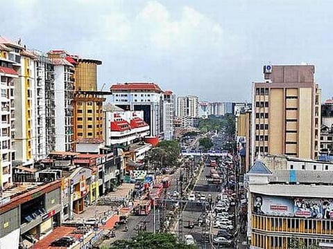 Kerala woman saves man who fell from third floor