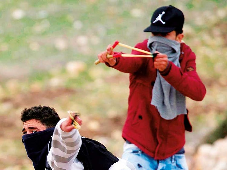 1.2152819-2685772917