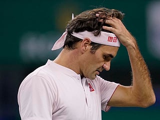 Federer reveals long-standing hand injury