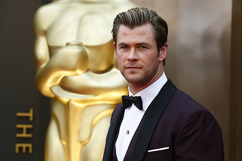 Chris Hemsworth gives hitchhiker a helicopter ride