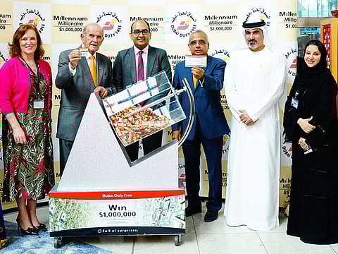 HE Vipul Consul General of India to Dubai conducted the draw for DDF Millennium Millionaire promotion in Series 285 along with Dubai Duty Free executive officials.