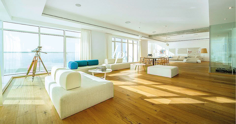 penthouse on the 59th floor of Emirates Crown