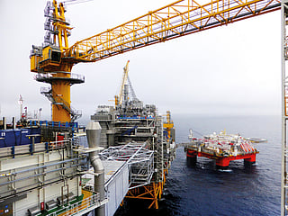 Oil teeters near record losing streak after bear market run