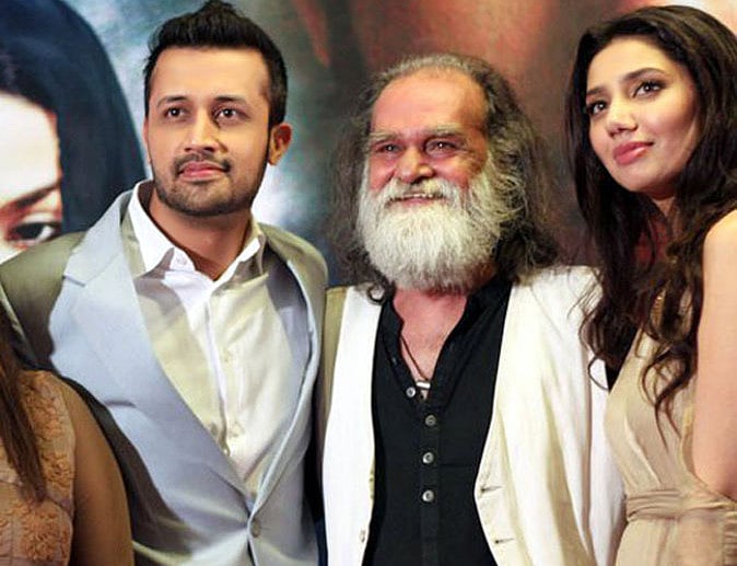 Manzar Sehbai flanked by his BOL costars Mahira Khan and Atif Aslam, at the film's premiere in June 2011