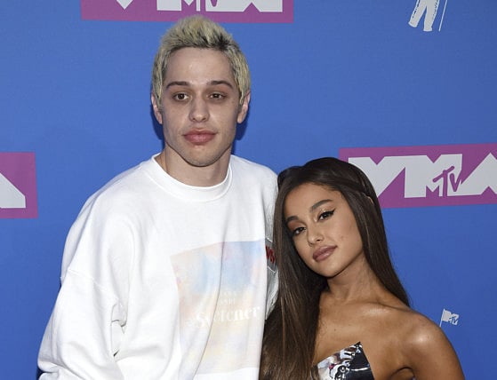 tab Pete Davidson _Ariana_Grande_49476.jpg-2ee28~1