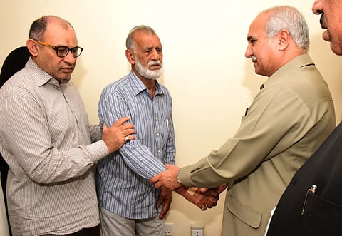 Syed Javed Hassan offers condolences to Mohammad Zulfiqar in the presence of Raja Mansour. The Pakistan consulate has offered financial aid to the victim’s family.