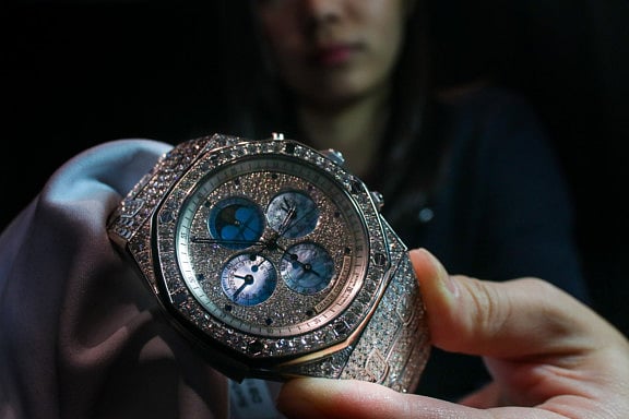 BUS_181114_SOTHEBBY'S WATCHES-ARAMZAN-7