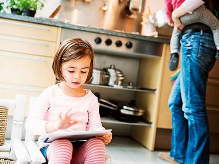 RDS_181118 Tablet Nanny - UAE Parents