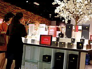 Dropping prices not a win for all retailers