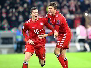 Bayern crush Benfica to surge into Champions League last 16