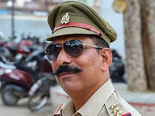 Video: Cop killed over alleged cow slaughter in India