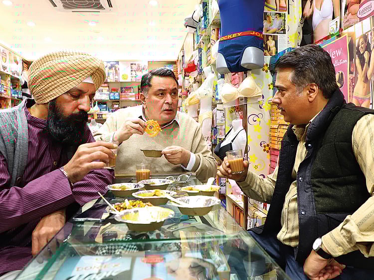181205 rishi kapoor centre