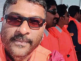 Father dies after saving drowning children