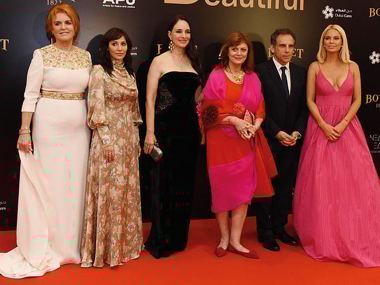 181208 Sarah Ferguson, Natalie Imbruglia, Madeline Stowe, Susan Sarandon, Ben Stiller and Caroline Stanbury