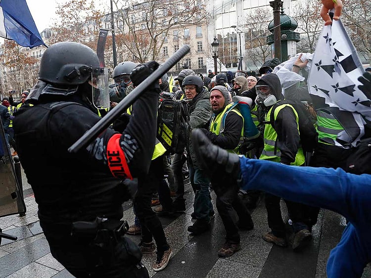 Paris Yellow Vest protests 08122018