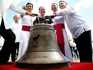 US returns bells looted after Philippine wartime massacre