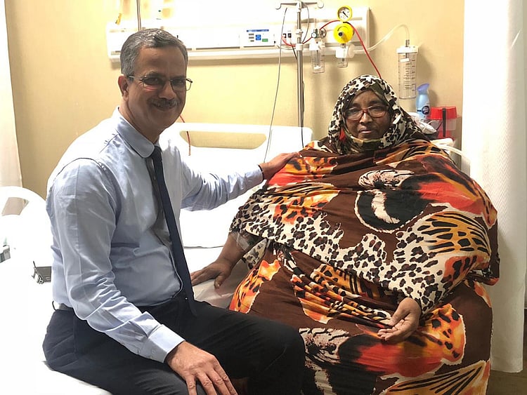 NAT-181211 Dr. H V Shivaram with 51 Year old sudanese patient