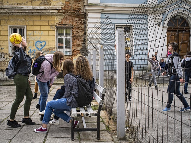 BOSNIA_SEGREGATED_SCHOOLS_1 (1)