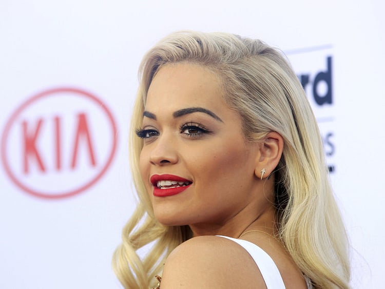 tab_ Rita Ora (2)