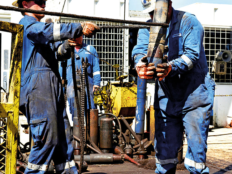 BUS_181227-USA-OIL-SHALE-CUTBACKS-(Read-Only)