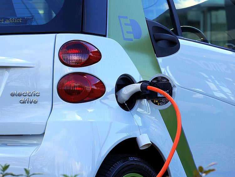 electric car 1458836_1920 hybrid car generic