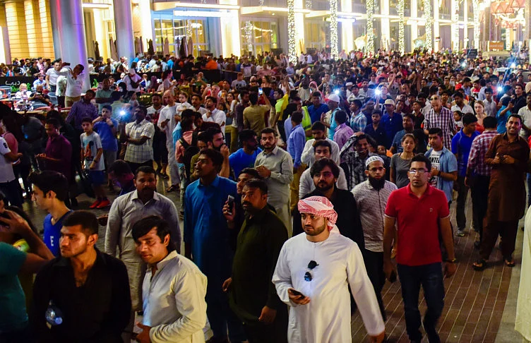 opn dubai crowd