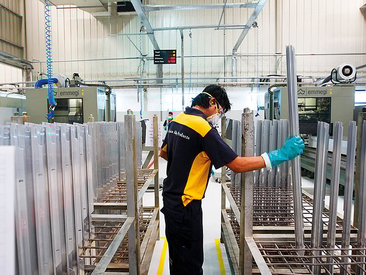 1.2171566-2530610018