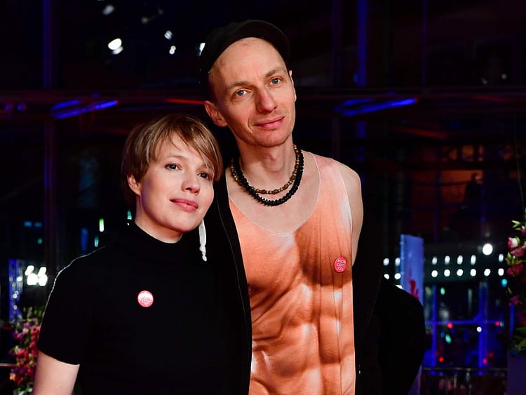 1.2175234-3525563935