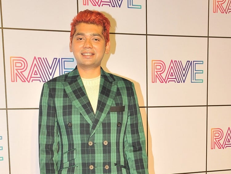 1.2176364-3505137295