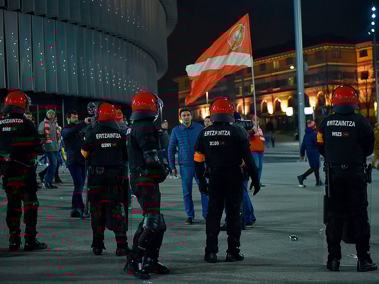 1.2177946-3193111790