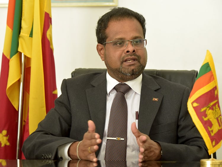 1.2167555-3956112529