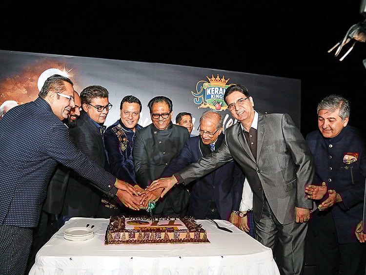 1.2167836-4186052743