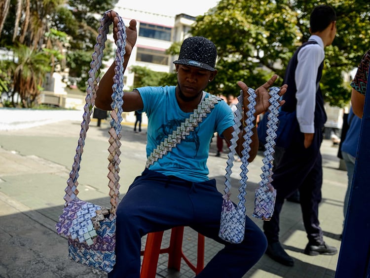 1.2170751-3679417599