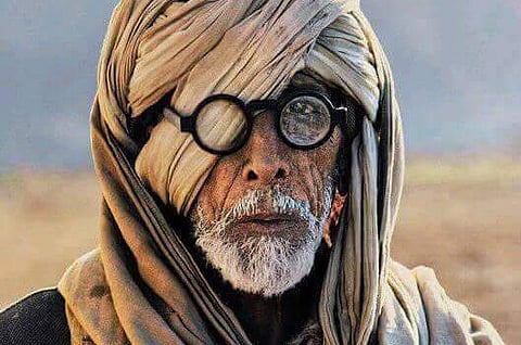 Amitabh Bachchan in pain due to ‘Thugs’ costumes