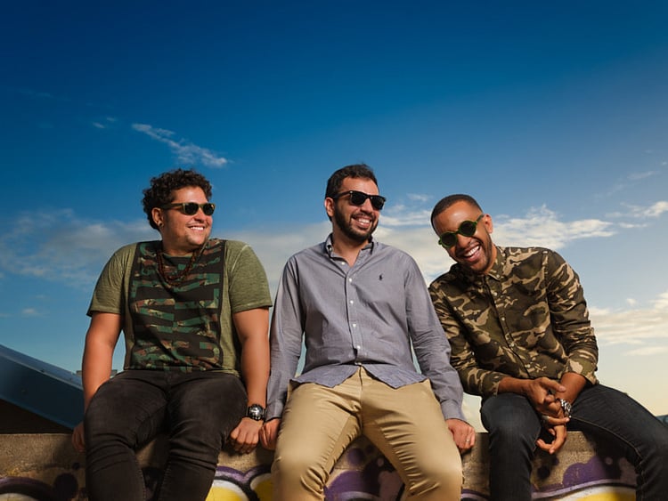 1.2192158-3850009403