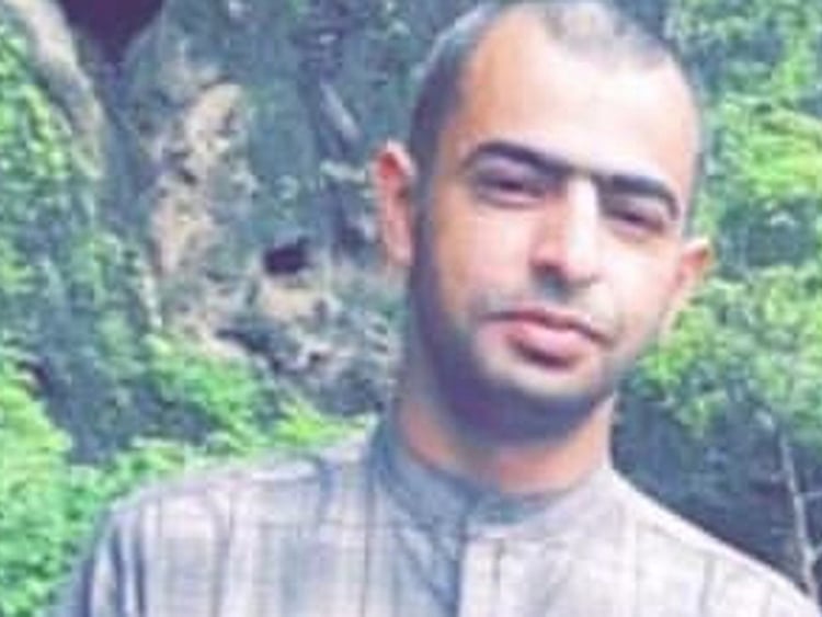 1.2195559-1810103422