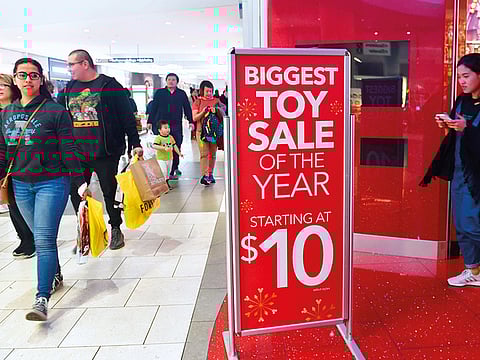 
The US economy grew significantly faster at the end of 2017 than previously reported, as consumer spending hit a three-year high and business investment rose.
