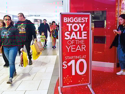 
The US economy grew significantly faster at the end of 2017 than previously reported, as consumer spending hit a three-year high and business investment rose.