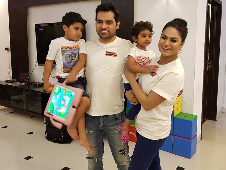 1.2182706-2576768055