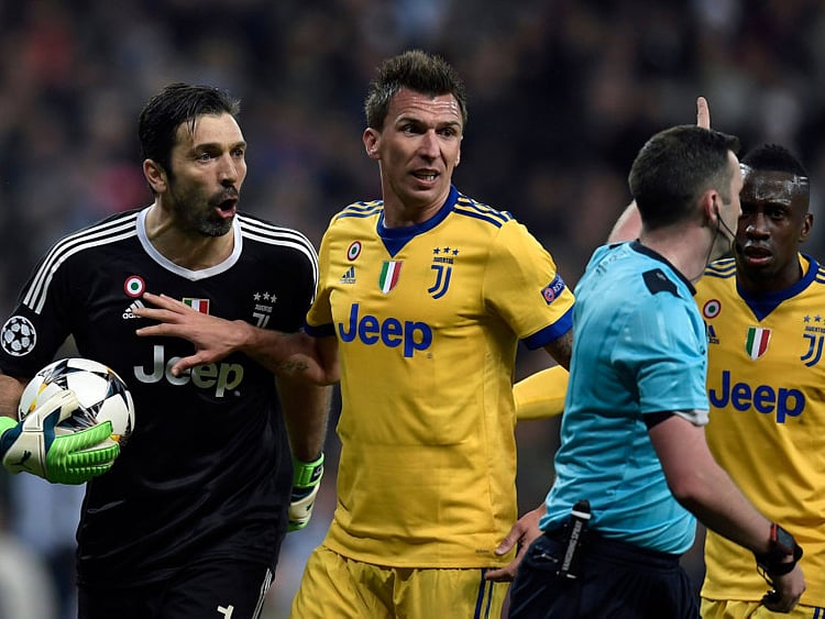 1.2204358-1954977668