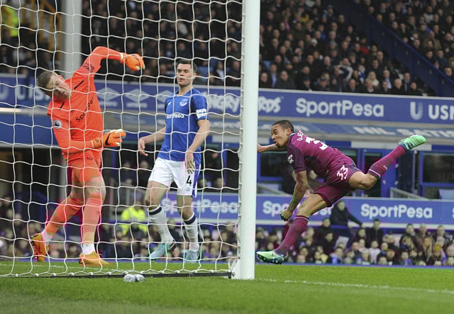 1.2198396-2141417624